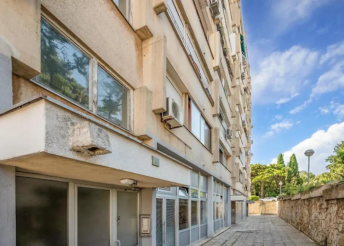 1 Bedroom Lovely In Lägenhet *